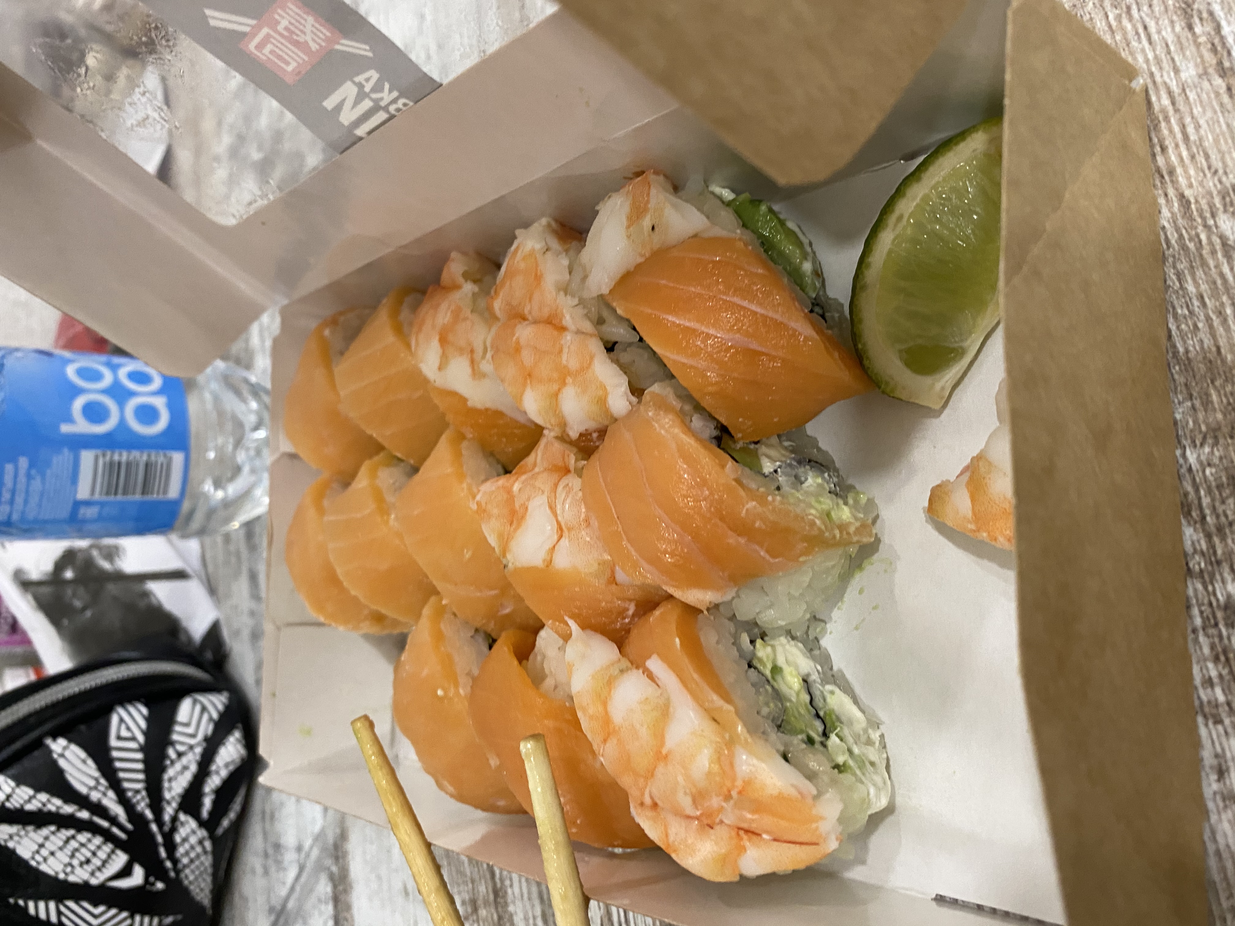 Суши пушкино доставка круглосуточно. Эби темпура маки. Суши весла. Сет роллов в подарок. Суши круглосуточно минск.